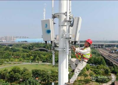 無懼夏日炎熱，以汗水“衛”護通信服務——記通訊設備修理人員的堅守與奉獻